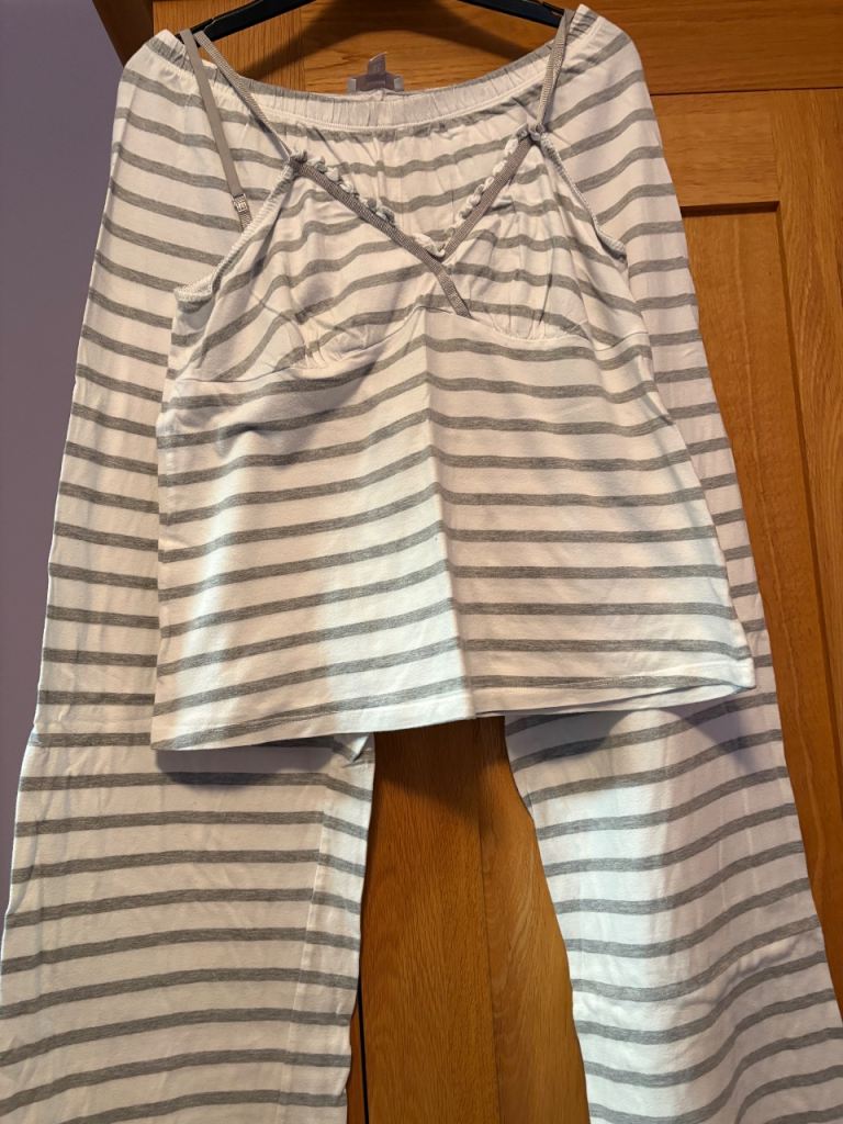 White co ladies pyjamas 