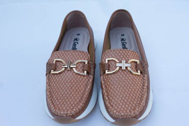 Ladies shoes in light brown