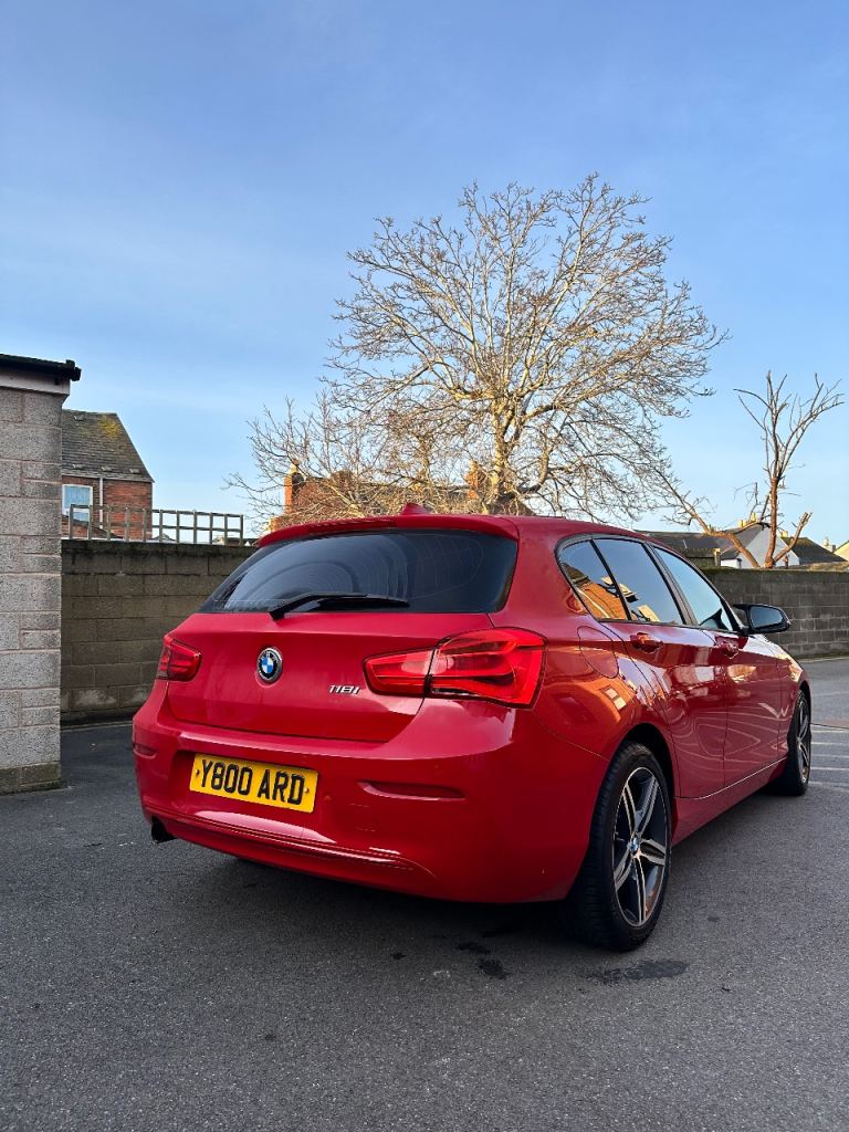 BMW, 1 SERIES 118i, Melbourne Red Hatchback, 2015, Manual, 1598 (cc), 5 doors, Full Service History