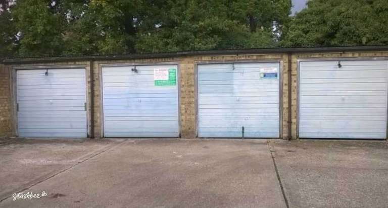 Garage to rent in London (N14) | Stashbee