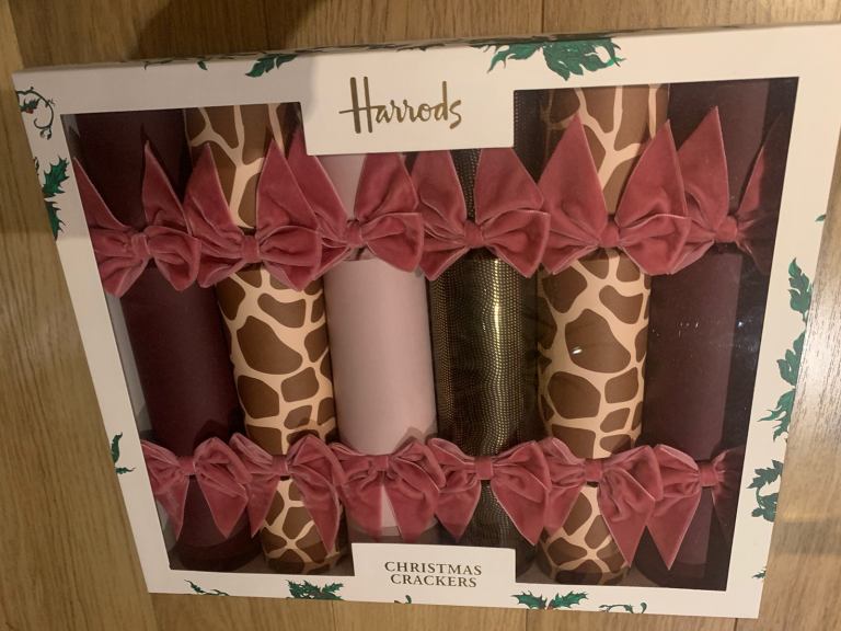 LUXURY HARRODS OF LONDON CHRISTMAS CRACKERS - RRP - 129
