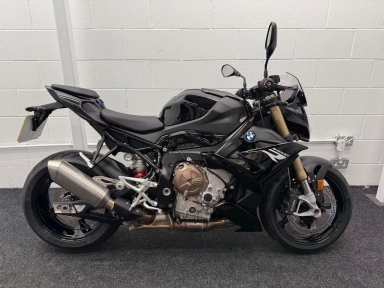 BMW S1000R SPORT ABS ** 5176 miles - Dynamic Pro - Keyless Start **