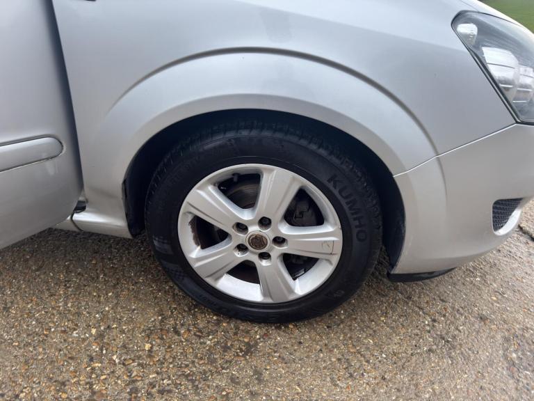 2013 Vauxhall Zafira 1.6 16V Exclusiv MPV 5dr Petrol Manual Euro 5 (115 ps) MPV Petrol Manual