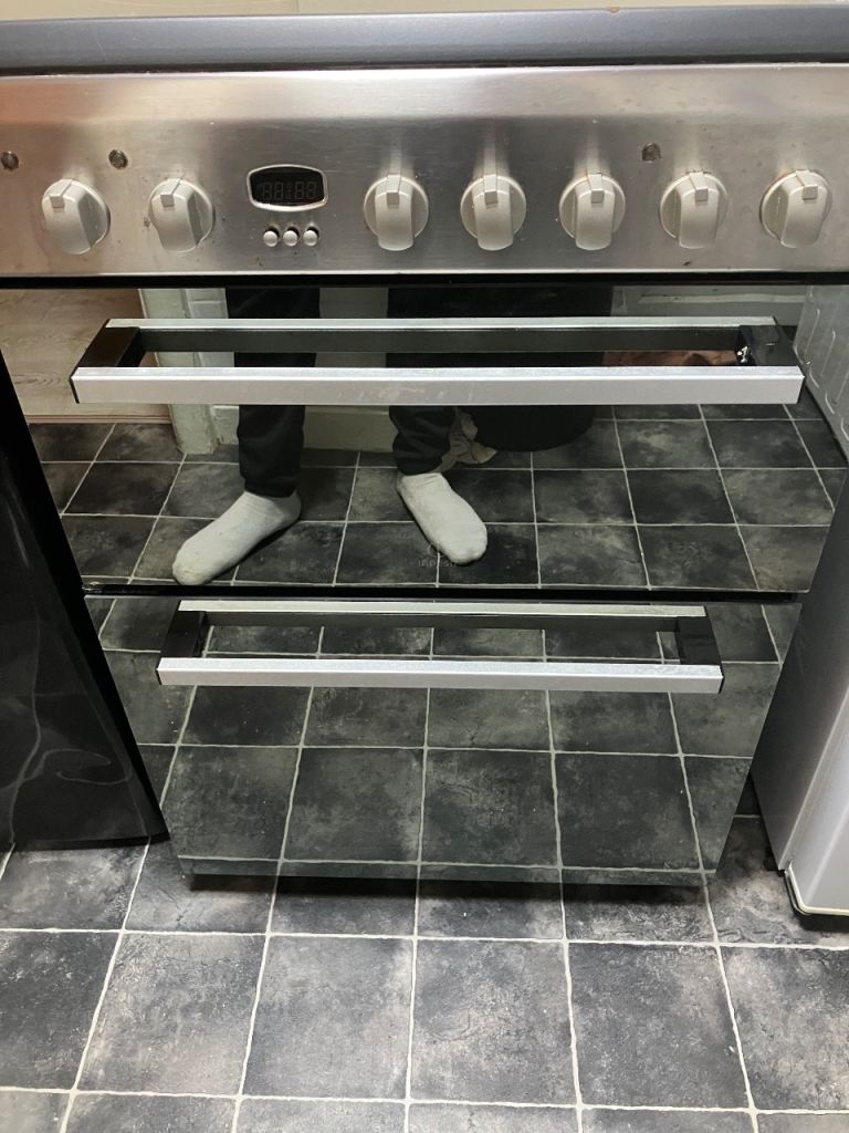 Indesit electric cooker