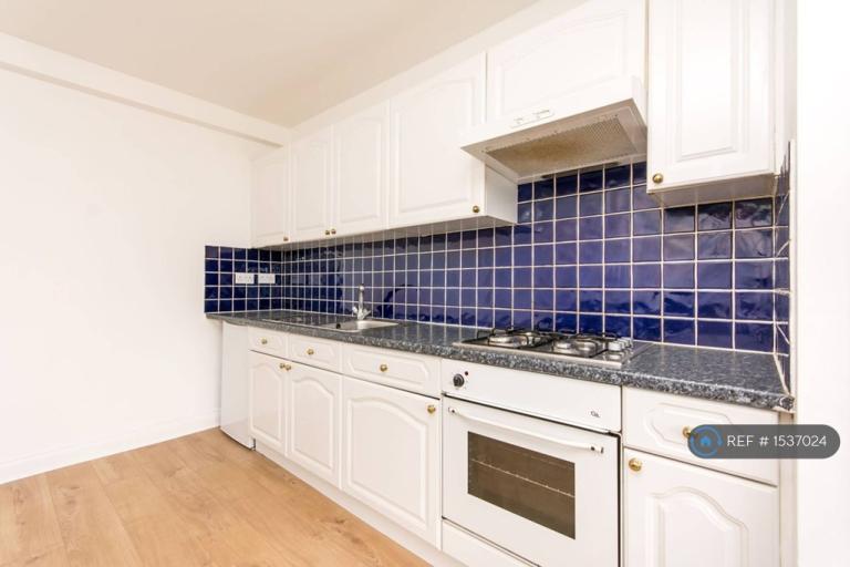 1 bedroom flat in Melrose Avenue, London, NW2 (1 bed) (#1537024)