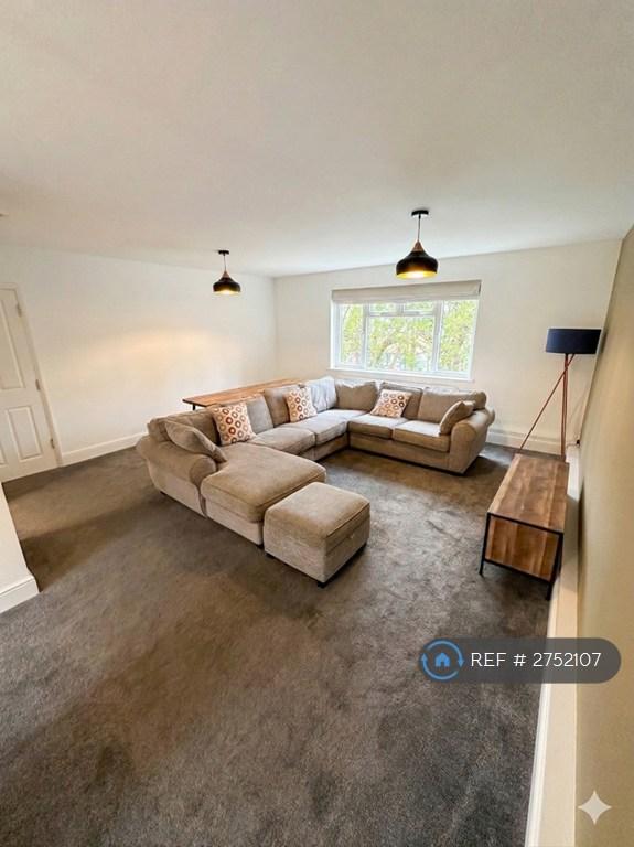 2 bedroom flat in Partridge Knoll, Purley, CR8 (2 bed) (#2752107)