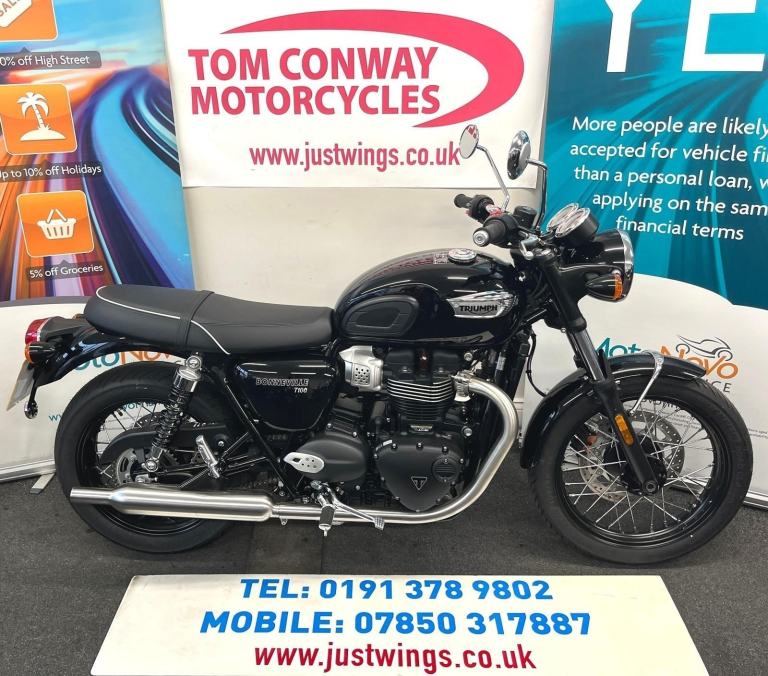 TRIUMPH BONNEVILLE T100, 2025(75), 6 DELIVERY MILES, STUNNING MOTORCYCLE, £8995