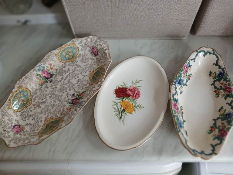 Set of 3 Vintage Ceramic Decorative Trays – Floral Designs