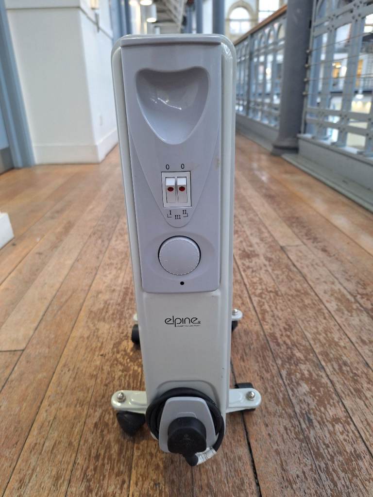  Elpine 2000W Oil Filled Radiator (Model 31054C), 9-fin portable electric oil heater. Caravan