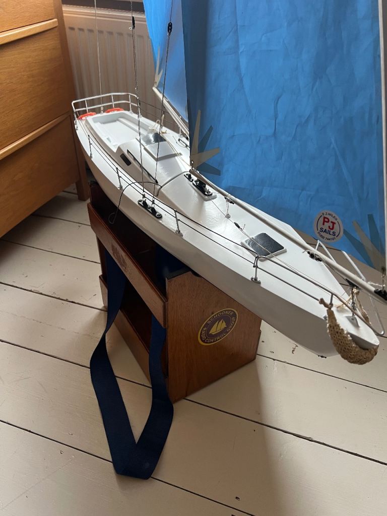 Vintage Kyosho Fairwind RC Sail boat
