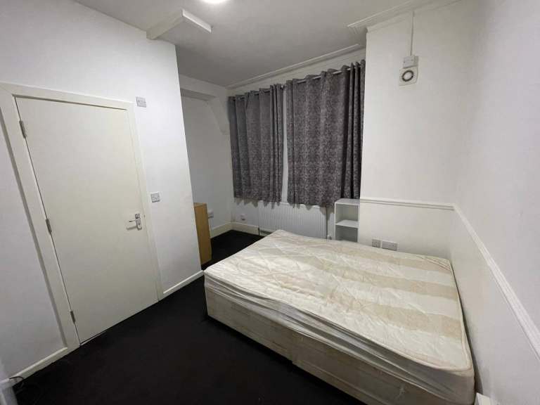 Ensuite Double Room with all bill included
