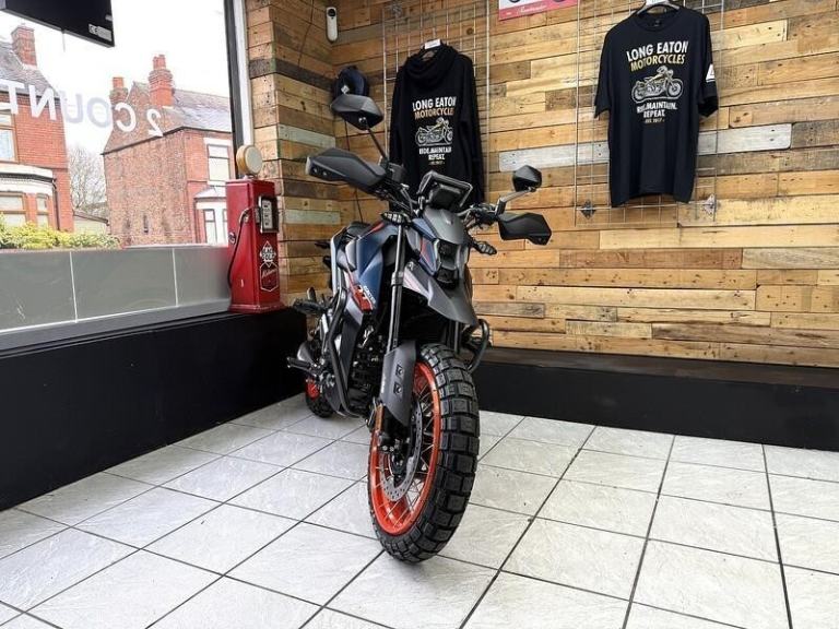 Zontes ZT125-U1 LCD 125 125 Naked 