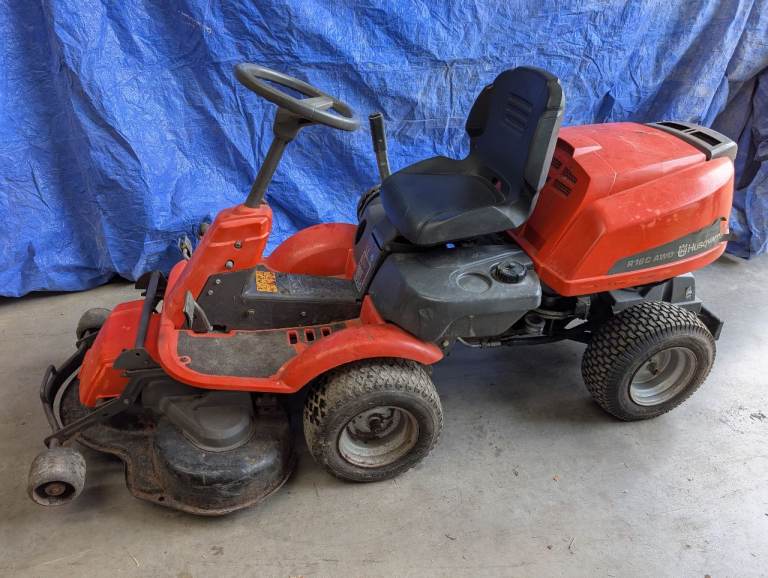 Ride-on lawnmower
