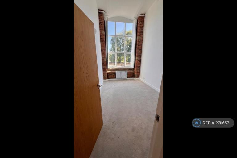 2 bedroom flat in Clarence Mill, Bollington, SK10 (2 bed) (#2711657)