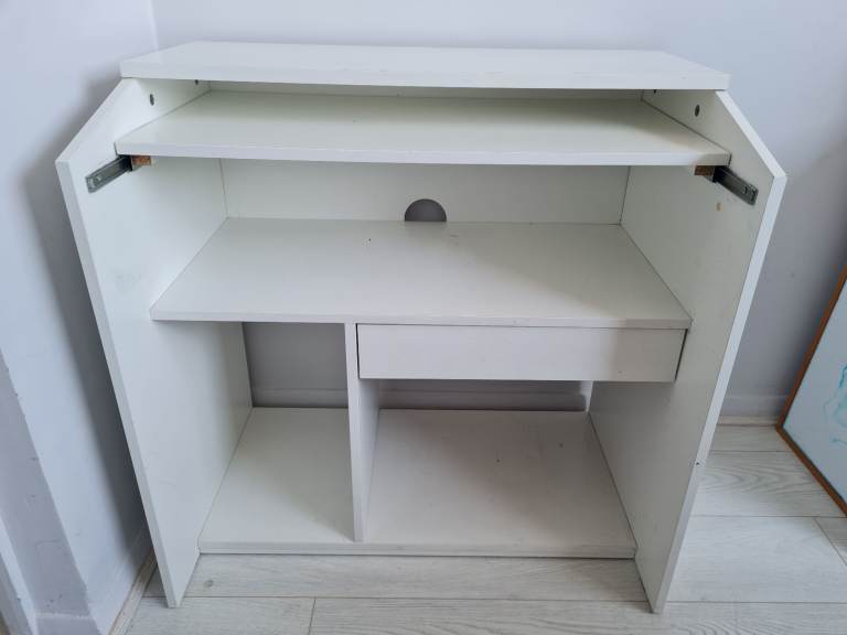 COMPUTER DESK WITH STORAGE