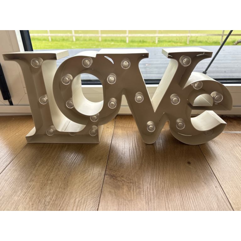 Beautiful light up love sign (great for a wedding or just to light up your life)