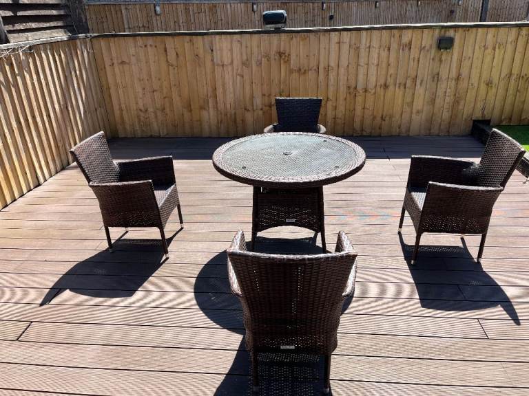 4 Rattan Garden Chairs and Small Round Dining Table Set in Chocolate and Cream(Collection Only)
