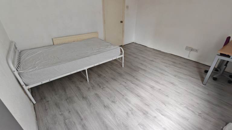 SINGLE ROOM TO RENT LUTON TOWN CENTRE 
