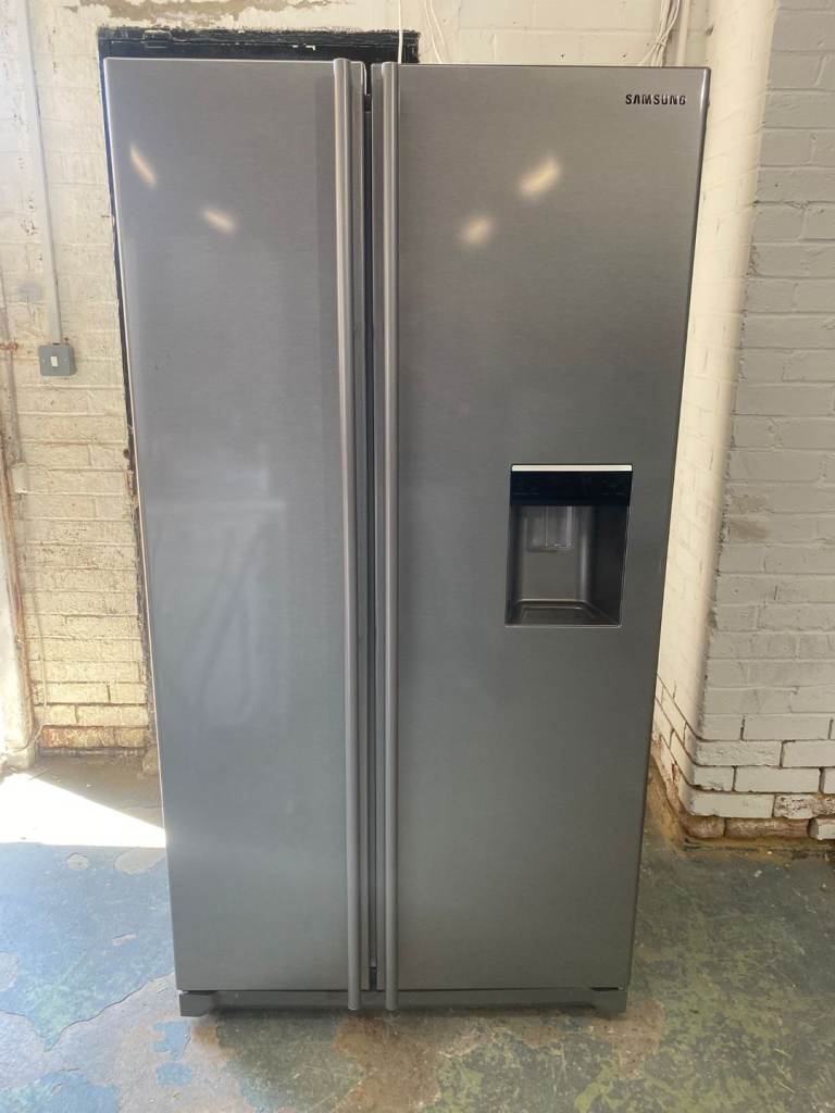 Samsung Grey Double Door American Non Plumb With Water Display Fridge Freezer 