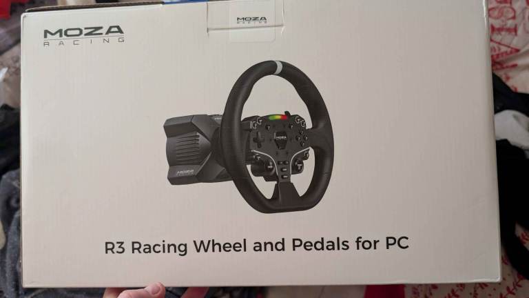 Moza R3 wheel base + wheel & pedals