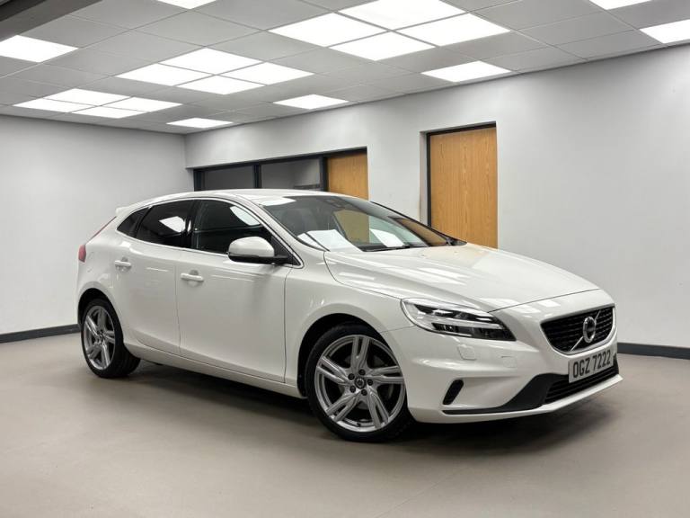 2017 VOLVO V40 2.0 T3 R-DESIGN PRO HATCHBACK 5DR PETROL MANUAL EURO 6 (S/S) (152