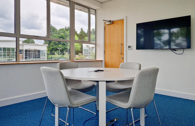 Chippenham - SN140GT \ Flexible Office Space with 4 Desks