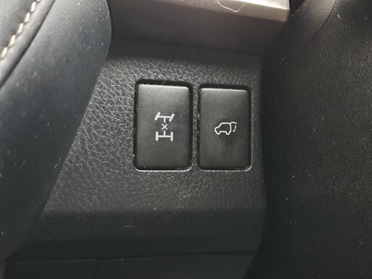 2015 Toyota RAV4 2.2 D-4D Invincible SUV 5dr Diesel Manual 4WD Euro 5 (150 ps)