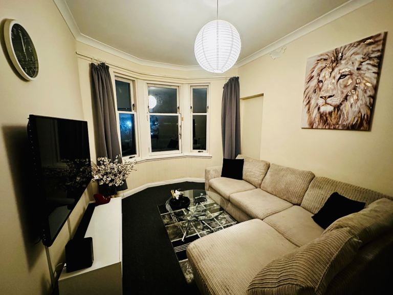 🏡 Spaceious Master Room in a 2-Bed Flat 