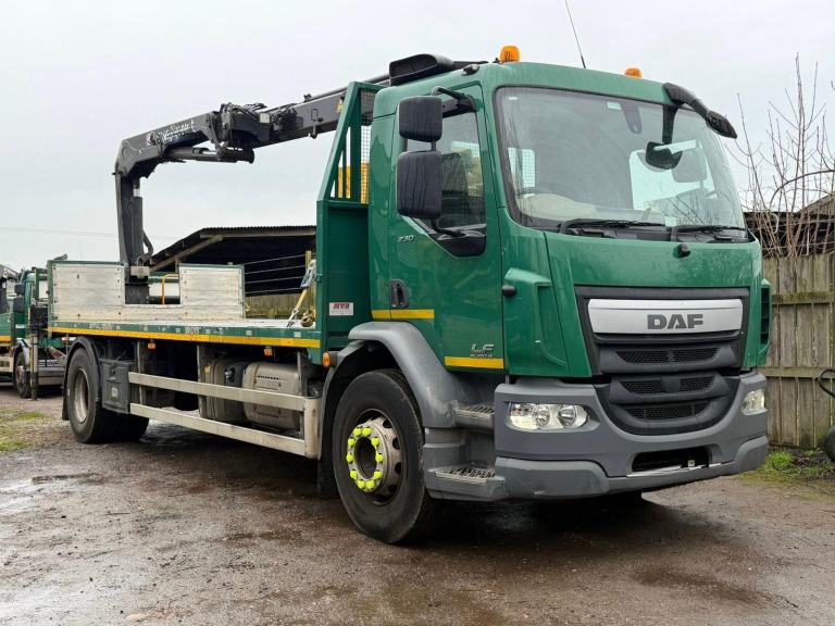 2017 DAF LF 55.220 18T WITH HMF 1210 CRANE 
