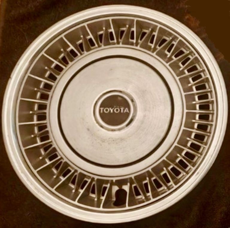 Metal hubcaps toyota