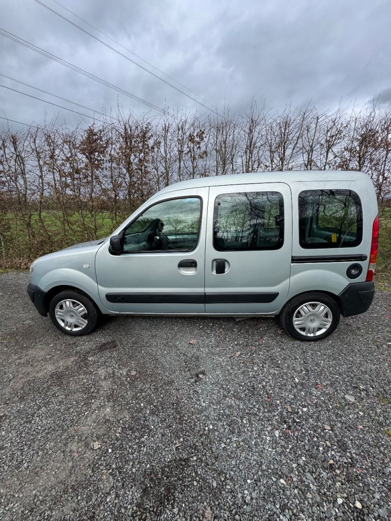 Renault Kangoo ( wheel chair access vehicle)