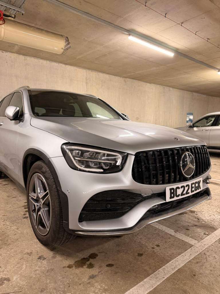 MERCEDES-BENZ GLC 300 Hybrid AMG Line 2022 AUTO, full dealer service history.