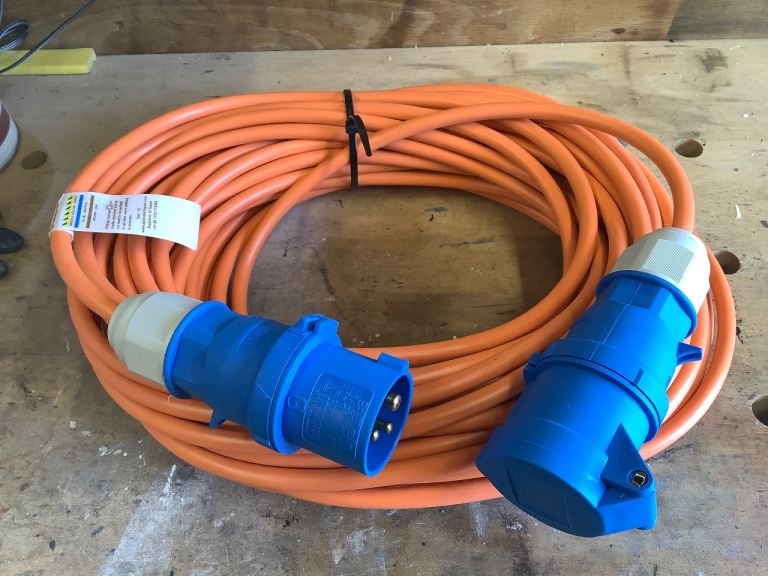 25m Heavy duty caravan hook-up cable