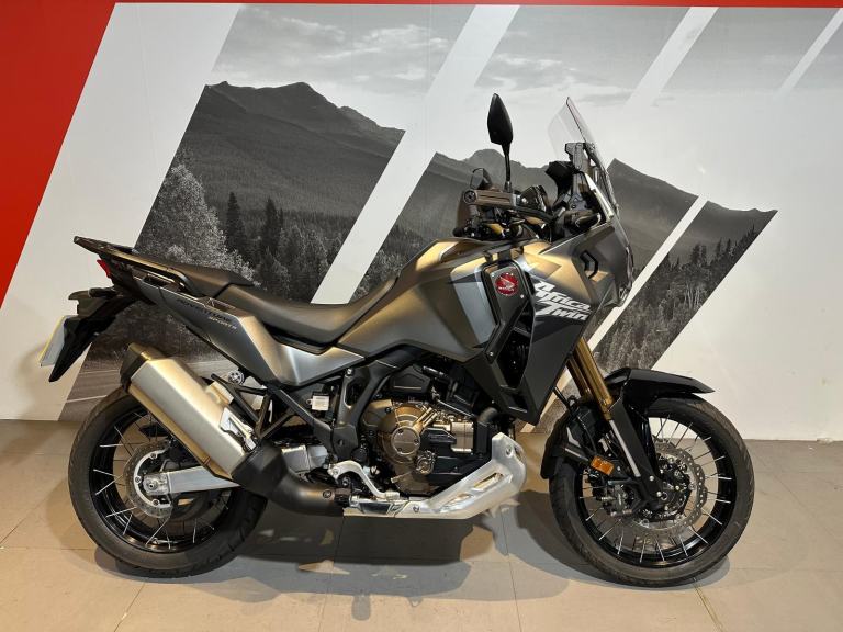 Honda CRF 1100 Africa Twin Adventure Sport DCT 2025 with only 865 miles 