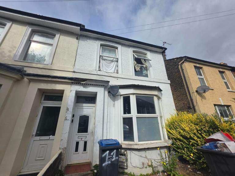  3 Bed Flat countil Tax Included – Davidson Road, Croydon CR0 6DL – Students Welcome 🎓