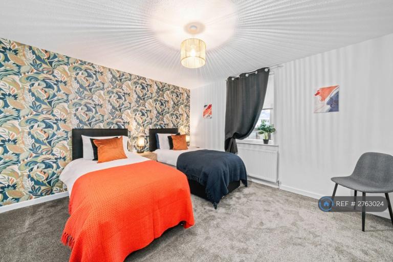 3 bedroom flat in Colt Avenue, Coatbridge, ML5 (3 bed) (#2763024)