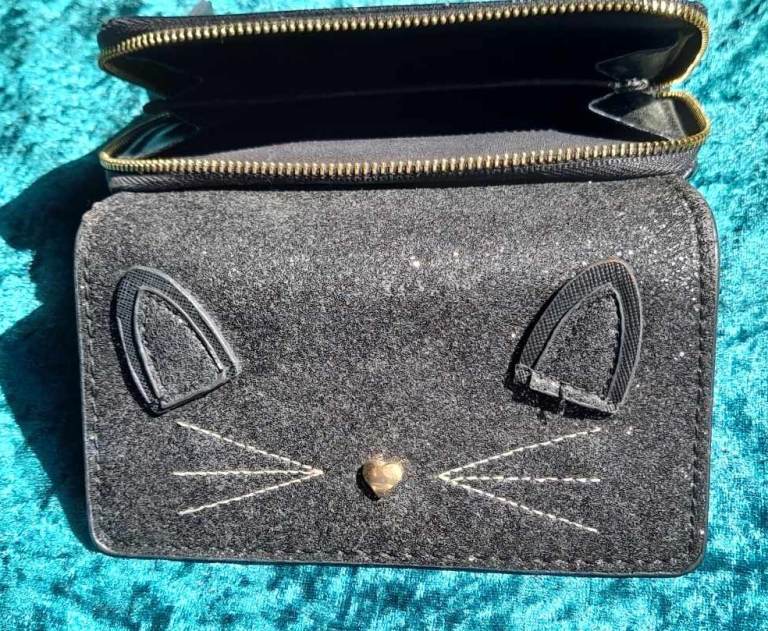 Bag and Purse Bundle. £2/£1 each or bundle £12