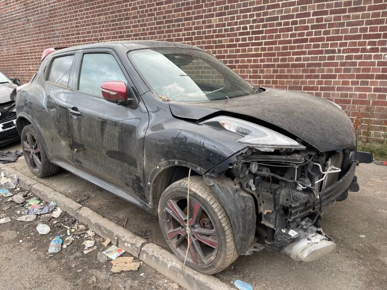 2016 Nissan Juke 1.2 Petrol HRA2DDT Black z11A 6speed BREAKING parts