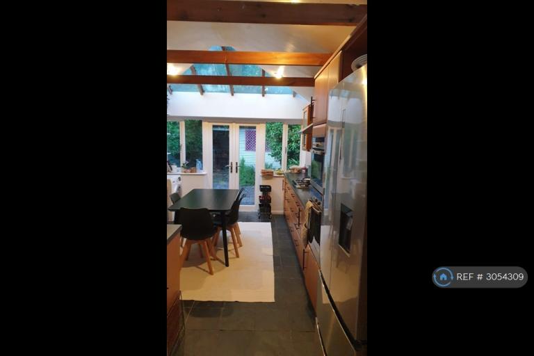 2 bedroom house in Chestnut Road, Twickenham, TW2 (2 bed) (#3054309)