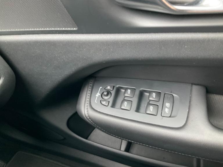 2023 Volvo XC60 2.0 B5p Core 5Dr Awd Geartronic SUV Petrol Automatic