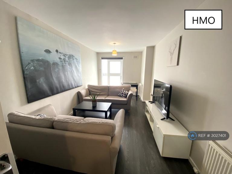 4 bedroom flat in Hmo Westercommon Road, Glasgow, G22 (4 bed) (#3027401)