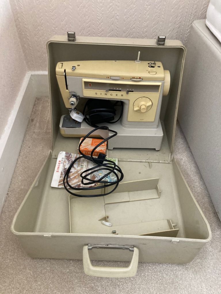 image for Classic Singer 533 sewing maching