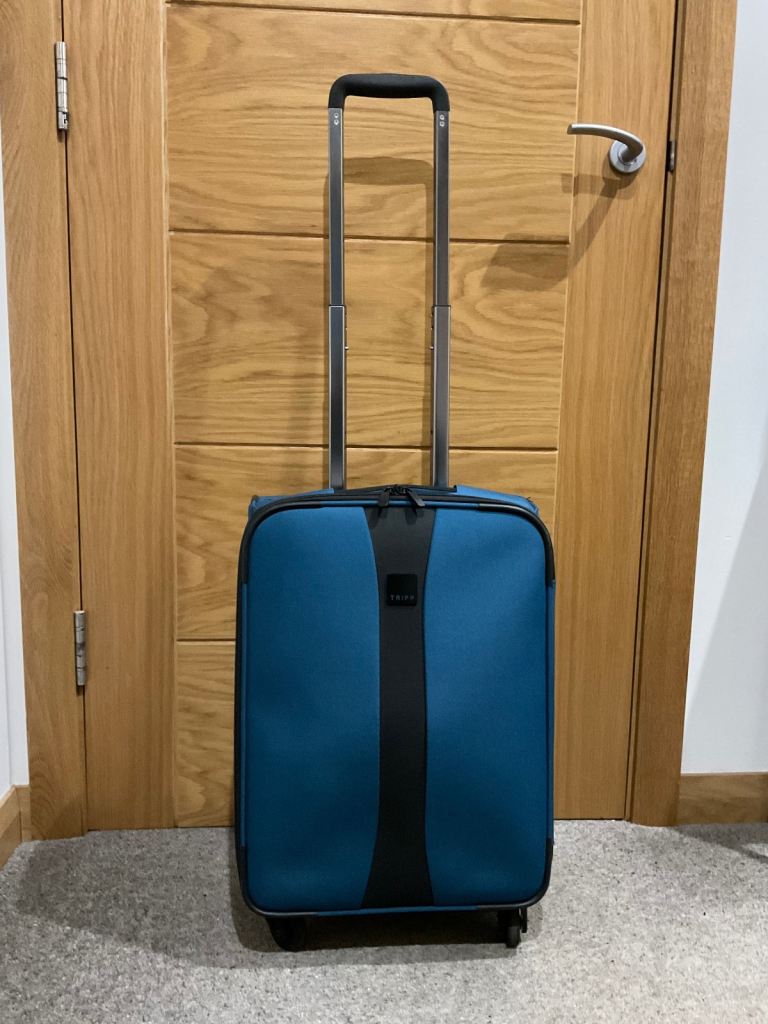 Tripp lightweight cabin suitcase 4 wheels