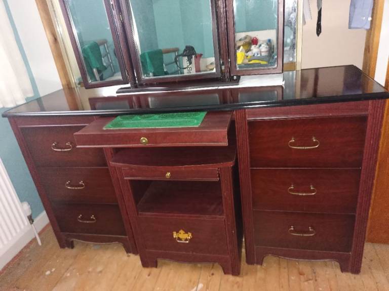  "SILENT NIGHT "Mahogany veneer  Wood Dressing Table with Drawers and Mirror