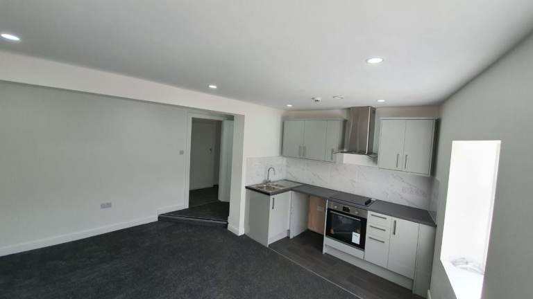 2 BEDROOM FLAT AVAILABLE TO LET Denton M34 3JU