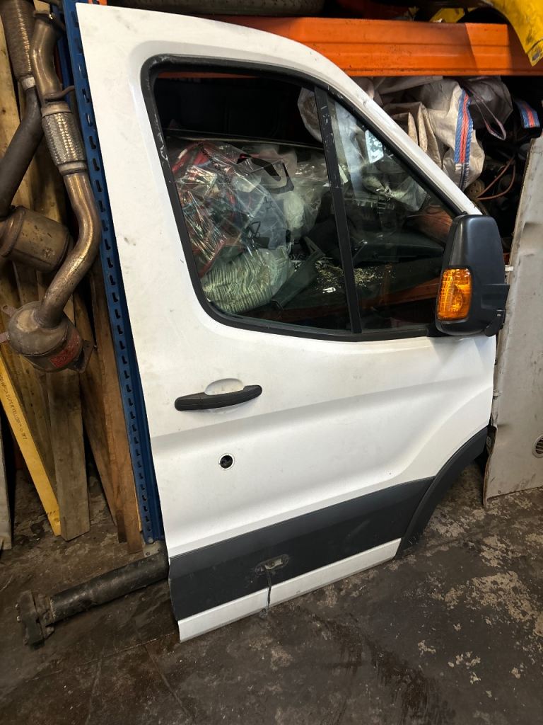 Ford transit mk8 13/18 driver o/s door complete ready to fit 