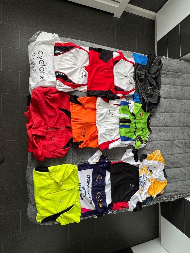 Job lot cycling tops size medium