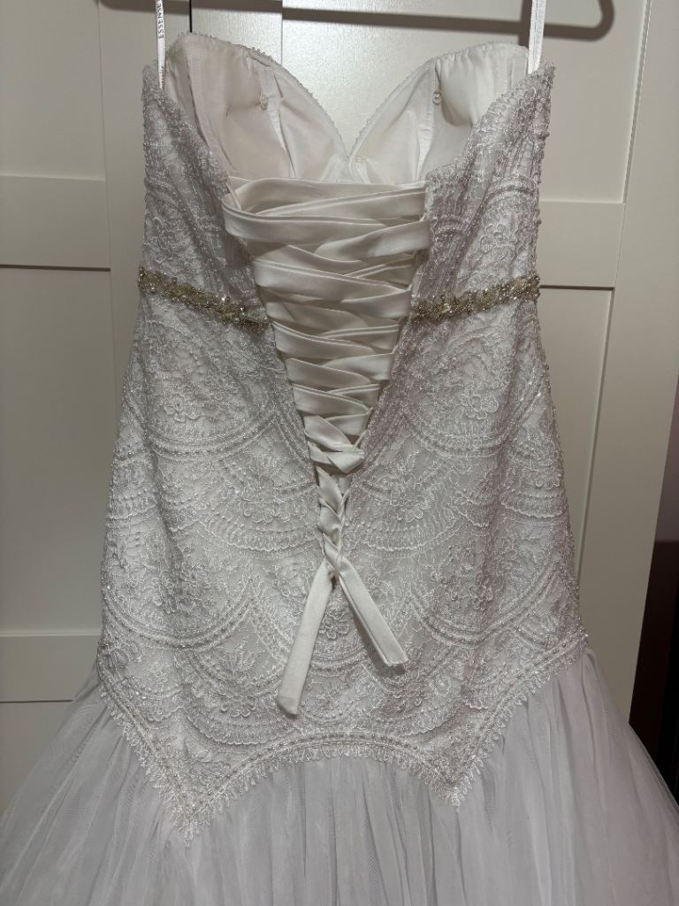 Essence of Australia ivory mermaid sweetheart corset wedding dress D2029 size (10- 12