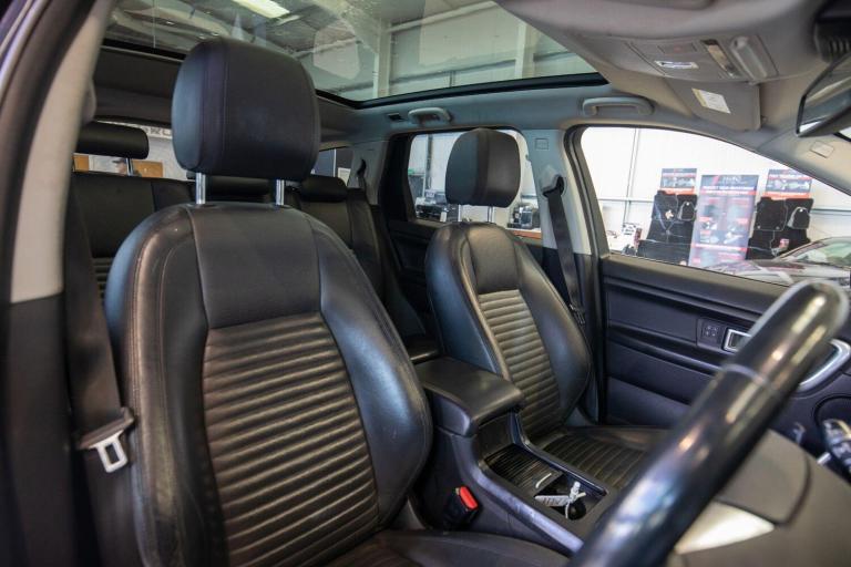 2016 Land Rover Discovery Sport 2.0 TD4 HSE Luxury SUV 5dr Diesel Auto 4WD Euro 6 (s/s) (180 ps) ...