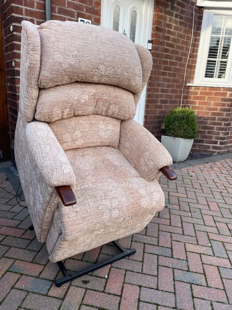 Dual motor electric riser recliner mobility chair tilt sofa armchair (free delivery🚚🚚🚚)